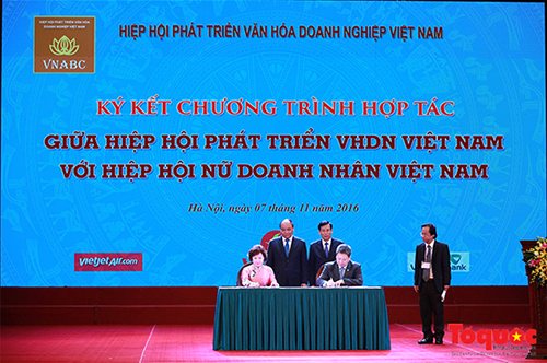 Lễ ký kết hợp tác giữa Hiệp hội phát triển VHDN Việt Nam và Hiệp hội phụ nữ doanh nhân Việt Nam
